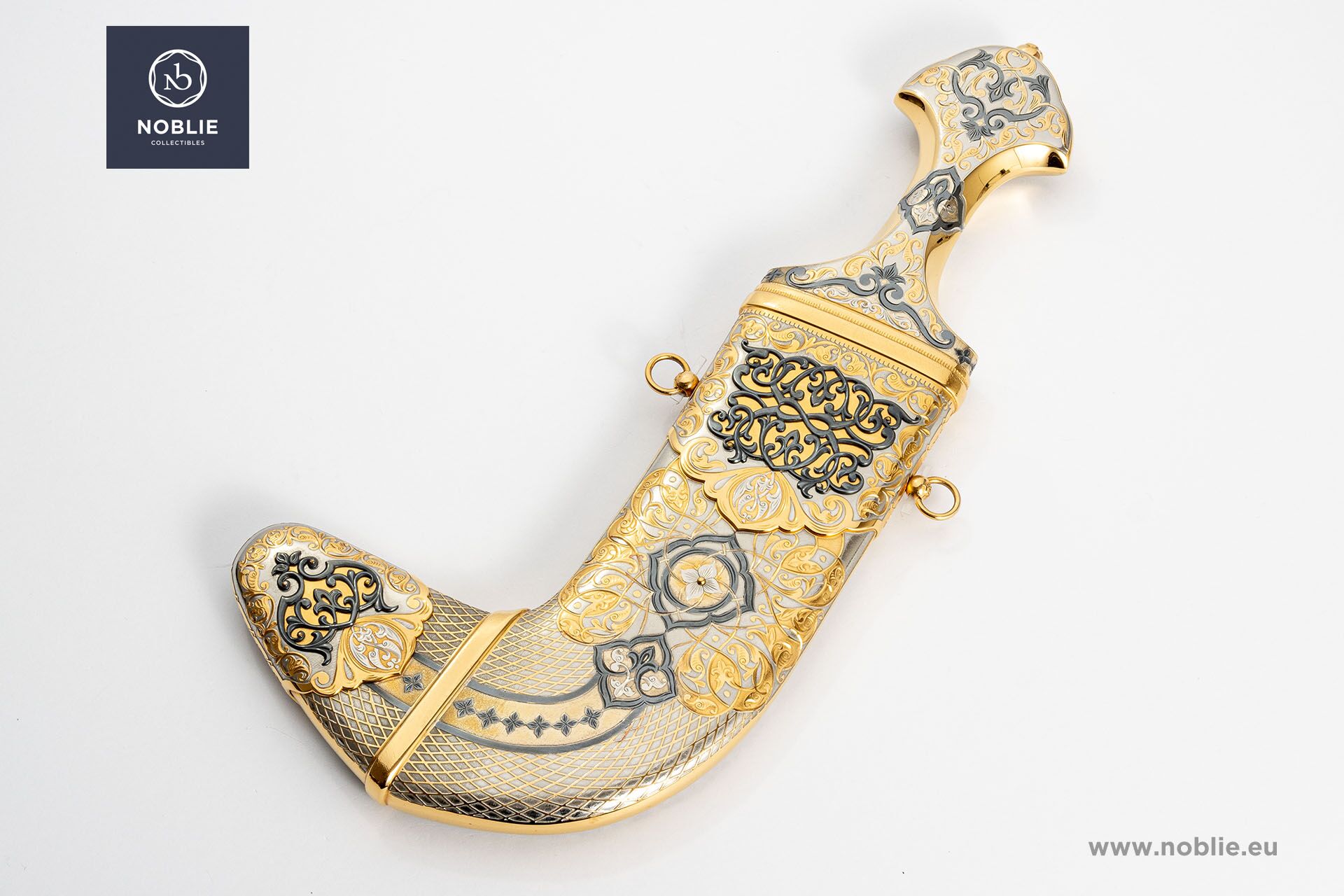 ジャンビヤ ダガー: アラブの伝統的な職人技の傑作