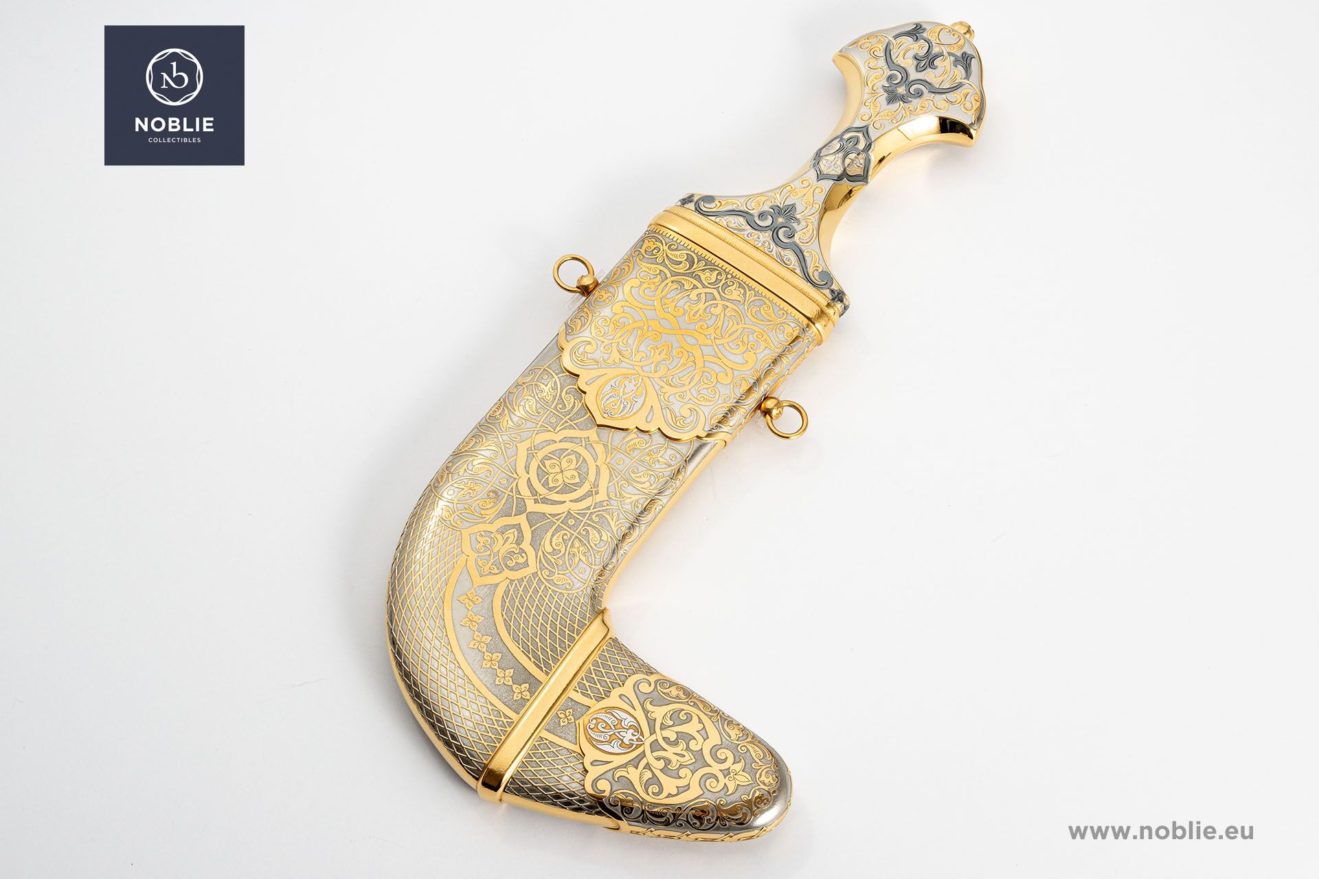 ジャンビヤ ダガー: アラブの伝統的な職人技の傑作