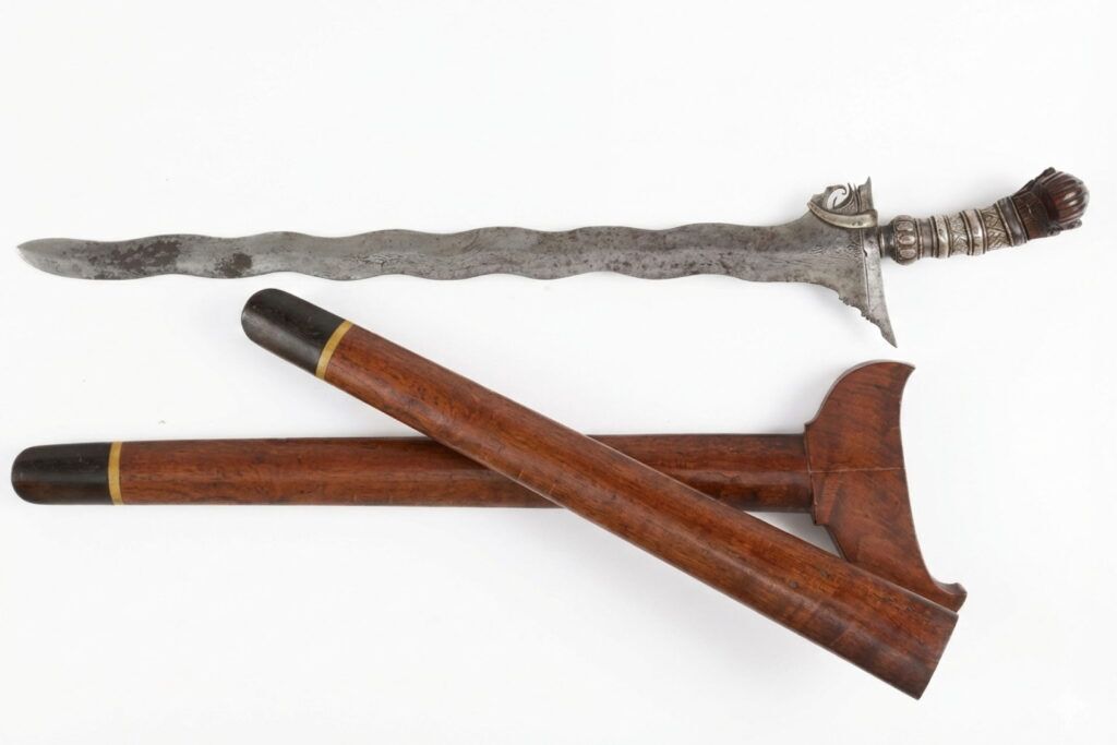 短剣の種類 - スタイル、デザイン、刃の特徴（写真付き）